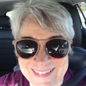 Meet your Posher, Gloria